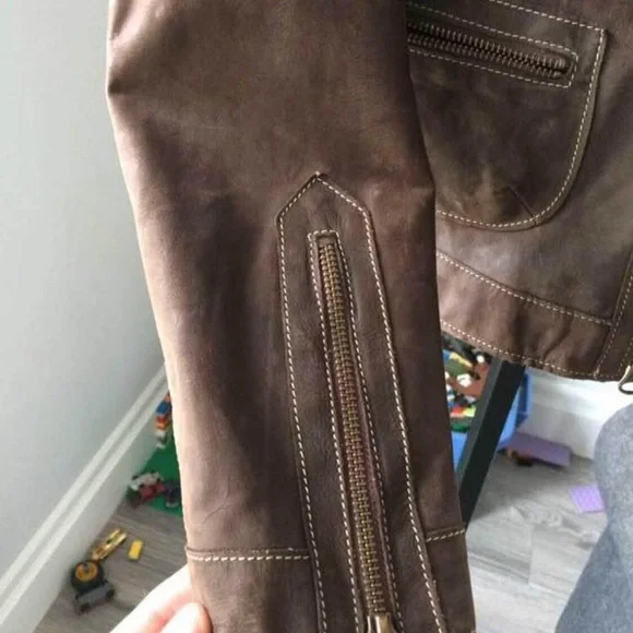 Leather jacket -Roots - Picture 5 of 10